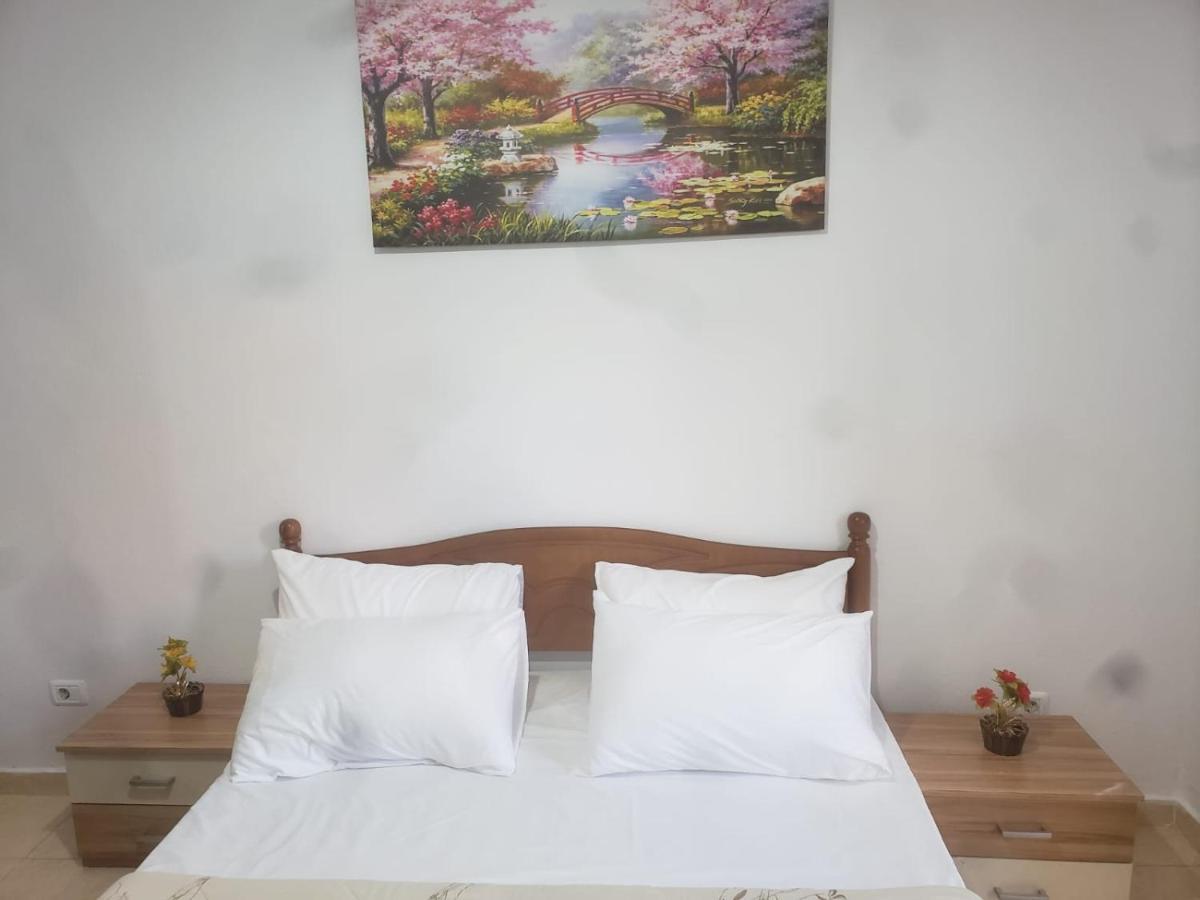 Hostel Split Rock Tiranë Eksteriør bilde